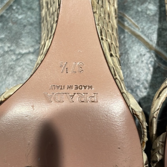 Barely used original Prada shoes - Picture 4 of 8